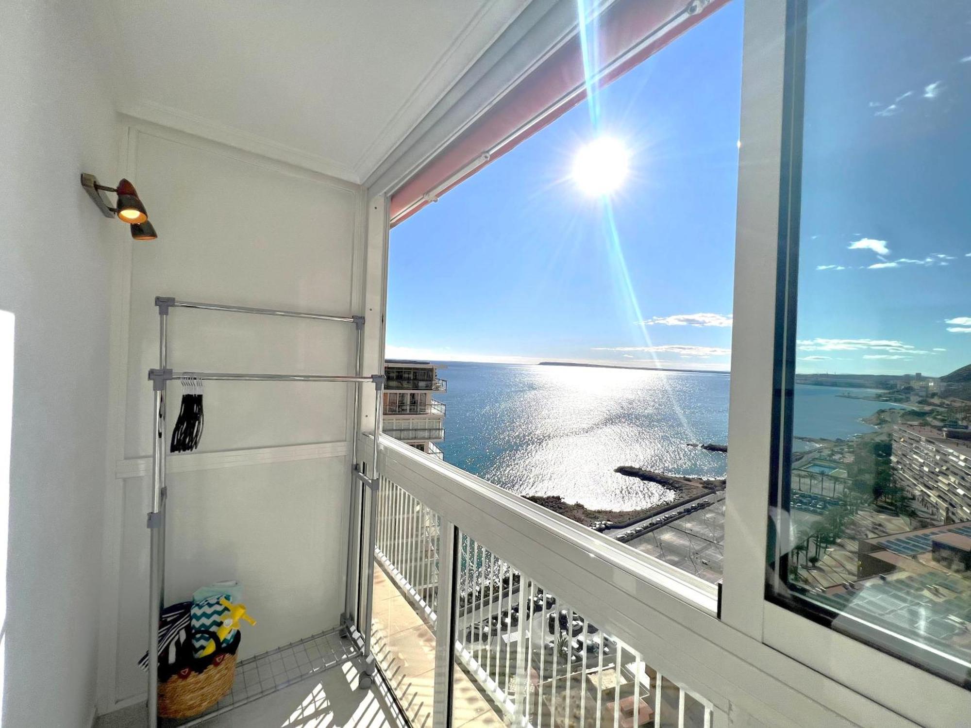 Apartmán Vistas Al Mar. Gran Salon. Playa A 1 Minuto. Wifi Alicante Exteriér fotografie