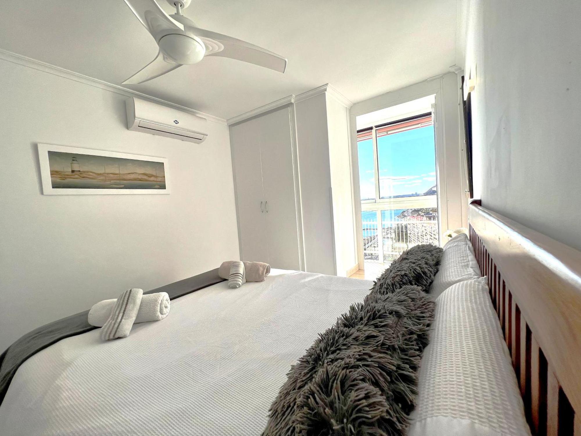 Apartmán Vistas Al Mar. Gran Salon. Playa A 1 Minuto. Wifi Alicante Exteriér fotografie