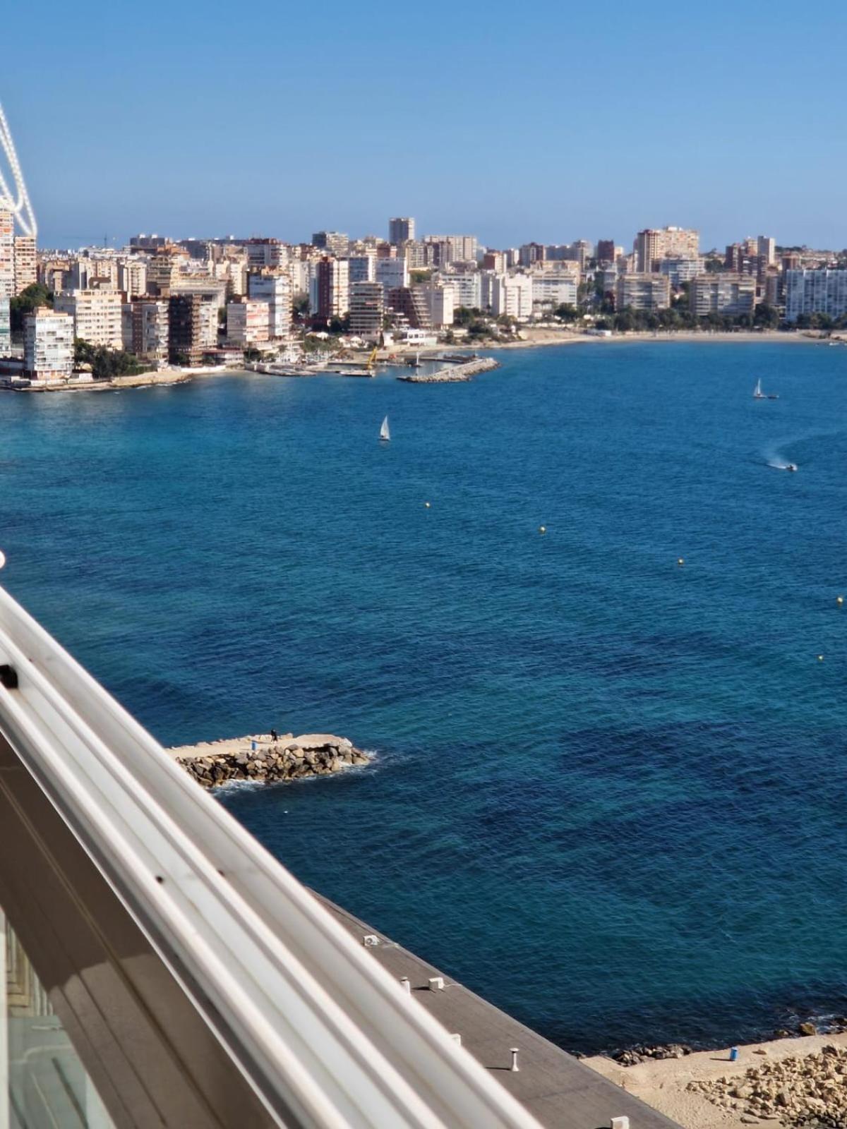 Apartmán Vistas Al Mar. Gran Salon. Playa A 1 Minuto. Wifi Alicante Exteriér fotografie
