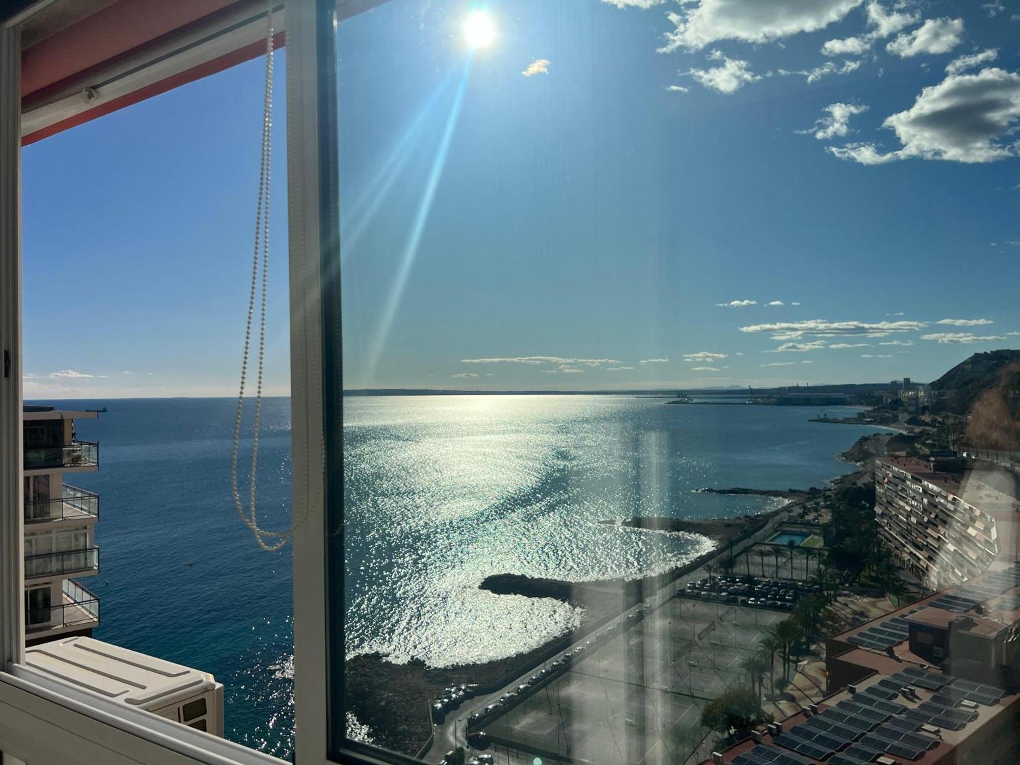 Apartmán Vistas Al Mar. Gran Salon. Playa A 1 Minuto. Wifi Alicante Exteriér fotografie